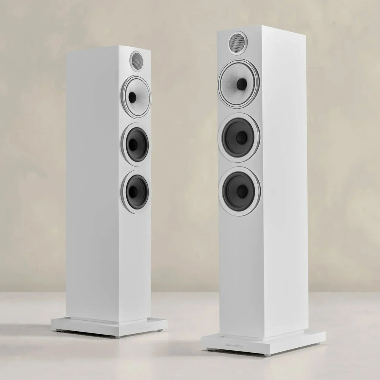 Bowers & Wilkins 704 S3 | Altavoz HiFi