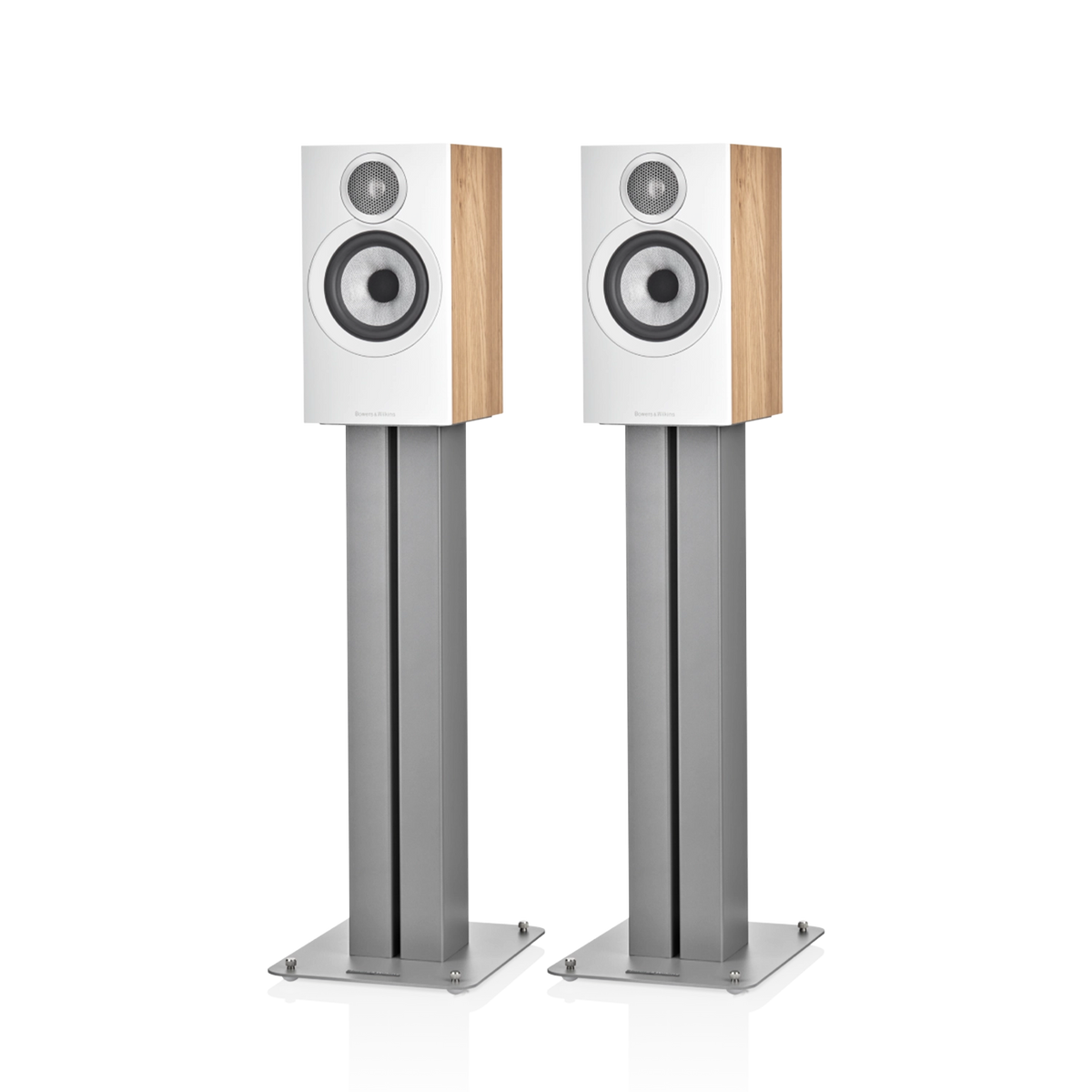 bowers-wilkins-607s3-roble-pareja