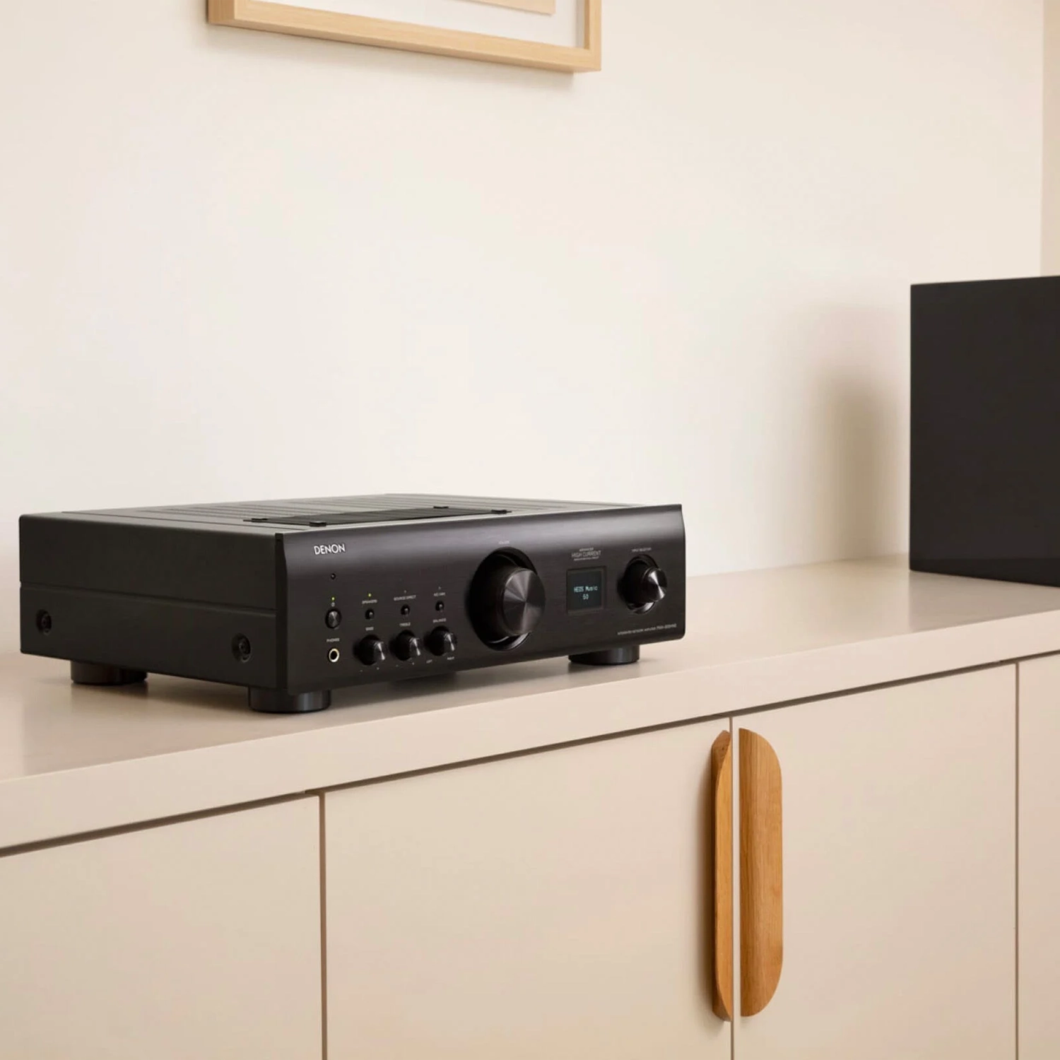 denon-pm-900hne-negro-lifestyle