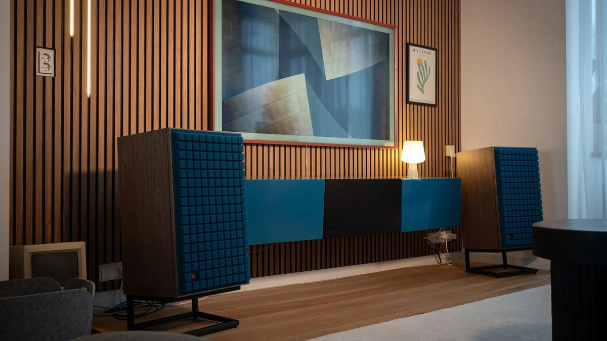 jbl-l100-classis-lifestyle