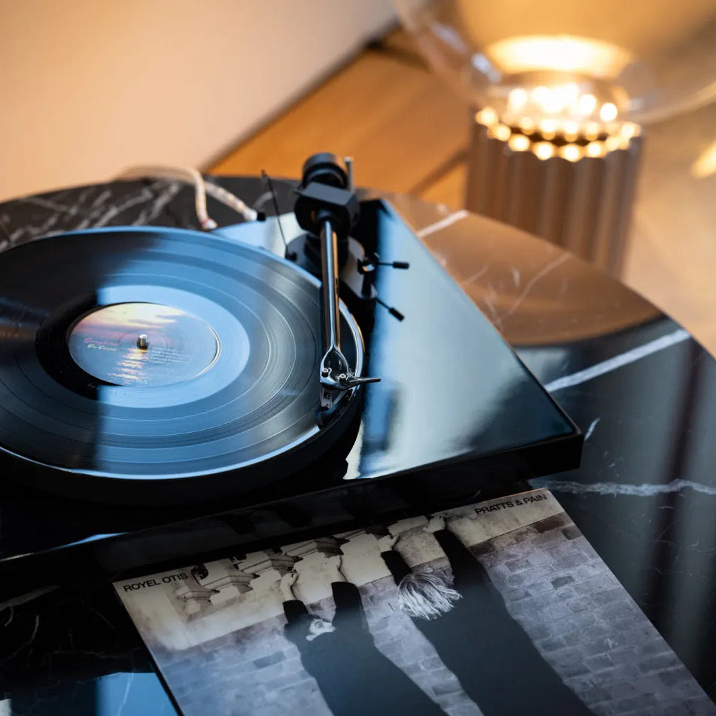 pro-ject-Debut-EVO-2-Piano-scaled